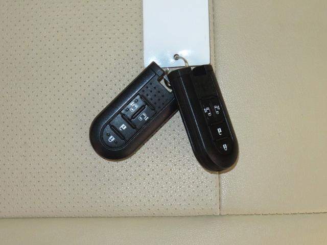 ムーヴキャンバスＧメイクアップリミテッド　ＳＡIII　　　　　１年間無料保証純正７型ナビ　パノラマカメラ　キーフリー　電動格納式ドアミラー　ＢＴ接続　ＤＶＤ再生可　プッシュスタート　ＵＳＢ入力　ＬＥＤヘッドライト　フルセグ　前後ドラレコ　両側パワースライドドア　オートエアコン（三重県）の中古車