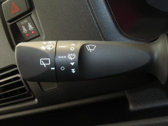 ハイゼットカーゴDX 2WD CVT 届出済未使用車 1年間無料保証コーナーセンサー アイドリングストップ 試乗車UP キーレスエントリーシステム 両側スライド オートライト 1オーナー 記録簿 マニュアルエアコン パワーウィンドウ レベリング AM/FMラジオ(三重県)の中古車