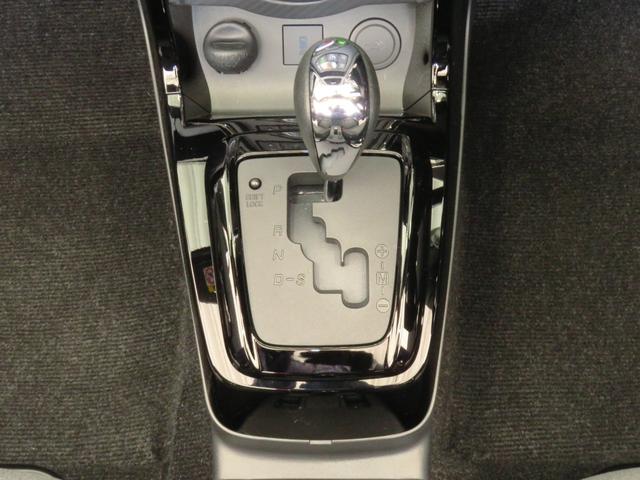 コペンＧＲ　スポーツ　　届出済未使用車　キーフリー　１年間無料保証コーナーセンサー　アイドリングストップ　運転席・助手席シートヒーター　ＬＥＤヘッドライト　記録簿　オートエアコン　パワーウィンドウ　ＧＲ専用ＭＯＭＯハンドル　ＧＲ専用レカロシート　ＢＢＳホイール（三重県）の中古車