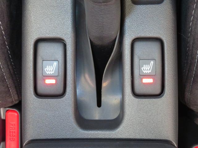 コペンＧＲ　スポーツ　　届出済未使用車　キーフリー　１年間無料保証コーナーセンサー　アイドリングストップ　運転席・助手席シートヒーター　ＬＥＤヘッドライト　記録簿　オートエアコン　パワーウィンドウ　ＧＲ専用ＭＯＭＯハンドル　ＧＲ専用レカロシート　ＢＢＳホイール（三重県）の中古車