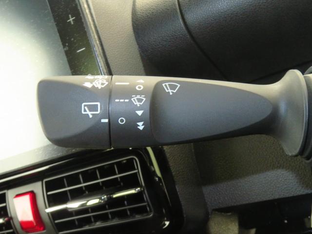 タントカスタムRS 届出済未使用車 オートエアコン 1年間無料保証電動パーキングブレーキ コーナーセンサー 衝突回避支援ブレーキ Bluetooth シートヒータ 地デジ 元試乗車 パノラマカメラ 両側パワースライドドア キーフリー 純正9型ディスプレイオーディオ(三重県)の中古車