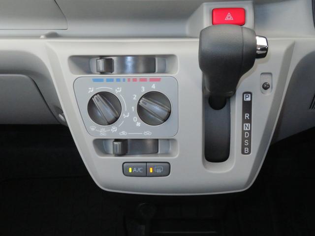 ミライースX SAIII マニュアルエアコン 1年間無料保証コーナーセンサー アイドリングストップ 電動電格ミラー セキュリティアラーム 元試乗車 車線逸脱警告 衝突安全ボディ LEDヘッドランプ オートハイビーム キーレス パワーウィンドウ 純正フロアマット(三重県)の中古車