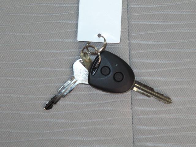 ミライースX SAIII マニュアルエアコン 1年間無料保証コーナーセンサー アイドリングストップ 電動電格ミラー セキュリティアラーム 元試乗車 車線逸脱警告 衝突安全ボディ LEDヘッドランプ オートハイビーム キーレス パワーウィンドウ 純正フロアマット(三重県)の中古車