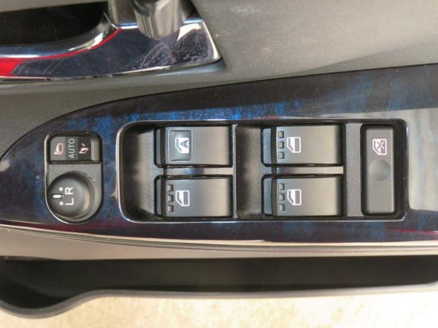 タントカスタムＸトップエディションＶＳ　ＳＡIII　１年間無料保証純正８型ナビ　パノラマカメラ　キーフリー　運転席シートヒータ　電動格納式ドアミラー　ＢＬＵＥＴＯＯＴＨ　ＥＴＣ　ＵＳＢ接続　地デジ　前方用ドライブレコーダー　両側パワースライドドア　オートエアコン（三重県）の中古車