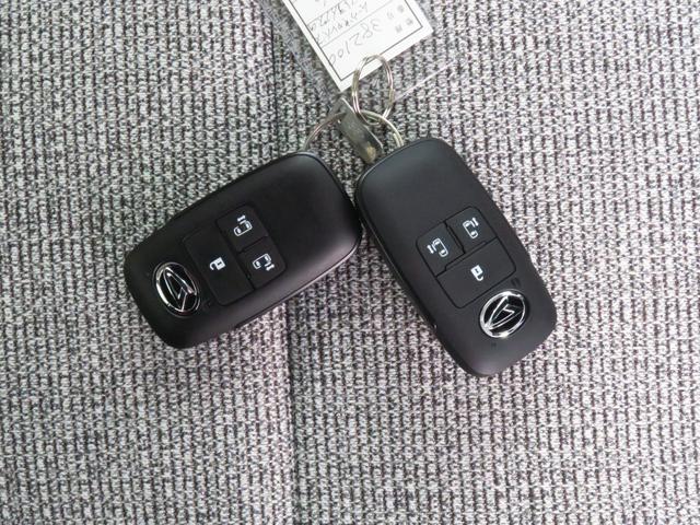 ムーヴキャンバスストライプスＧ　運転席・助手席シートヒーター　１年間無料保証電動パーキングブレーキ　コーナーセンサー　電動格納ミラー　元試乗車　ＬＥＤヘットライト　地デジ　両側パワースライドドア　純正９型ディスプレイオーディオ　バックカメラ　Ｐスタート　記録簿　オートエアコン（三重県）の中古車