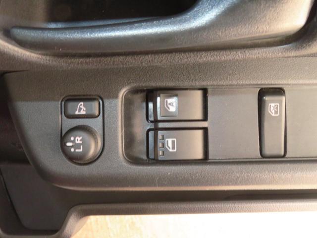 ハイゼットカーゴクルーズ　　　　４ＷＤ　ＣＶＴ　バックカメラ　１年間無料保証コーナーセンサー　アイドリングストップ　電動格納式ドアミラー　オートライト　両側スライドドア　スマートインナーミラー　純正ＣＤステレオ　キーフリー　マニュアルエアコン　パワーウィンドウ　レベリング（三重県）の中古車