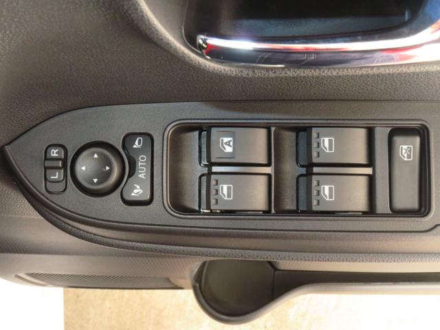 タントカスタムＸリミテッド　届出済未使用車　ＥＴＣ　１年間無料保証電動パーキングブレーキ　コーナーセンサー　アイドリングストップ　バックカメラ　リースアップ車両　キーフリー　運転席・助手席シートヒーター　両側パワースライドドア　オートエアコン　ＬＥＤヘッドライト（三重県）の中古車