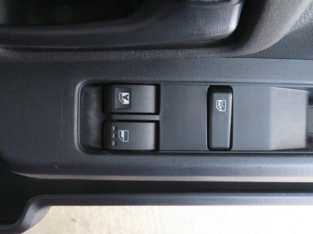 ハイゼットカーゴDX 2WD CVT マニュアルエアコン 1年間無料保証コーナーセンサー アイドリングストップ レベリング 元試乗車 両側スライドドア 記録簿 ワンオーナー キーレスエントリー ハイビームアシスト オートライト パワーウィンドウ AM/FMラジオ(三重県)の中古車