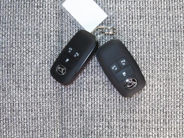 ムーヴキャンバスストライプスG 届出済未使用車 バックカメラ 1年間無料保証電動パーキングブレーキ コーナーセンサー 電格ドアミラー Bluetooth i−stop シ−トヒ−タ− フルセグTV 元試乗車 純正9型ディスプレイオーディオ キーフリー 両側パワースライドドア(三重県)の中古車