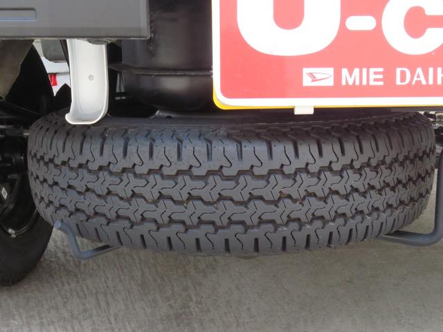 ハイゼットトラックスタンダード 4WD CVT レベリング 1年間無料保証コーナーセンサー アイドリングストップ 整備記録簿 パワステ オートライト 車線逸脱警告 あゆみ板掛け マニュアルエアコン AM/FMラジオ 衝突回避支援ブレーキ ペダル踏み間違い抑制(三重県)の中古車