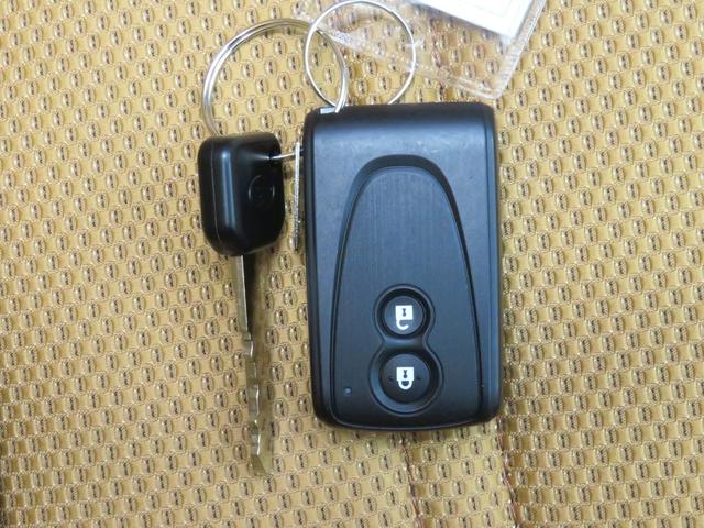 コペンローブ 届出済未使用車 オートエアコン 1年間無料保証運転席・助手席シートヒーター キーフリー ワンオーナー車 コーナーセンサー パワーウィンドウ 点検記録簿 ターボモデル アルミ アイドリングSTOP LEDヘッドライト(三重県)の中古車