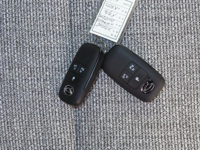 ムーヴキャンバスストライプスＧ　　届出済未使用車　キーフリー　１年間無料保証両側パワースライドドア　コーナーセンサー　バックカメラ　運転席・助手席シートヒーター　１オーナー車　電動格納式ドアミラー　電動パーキングブレーキ　アイドリングストップ機能　試乗車ＵＰ　車線逸脱警告（三重県）の中古車