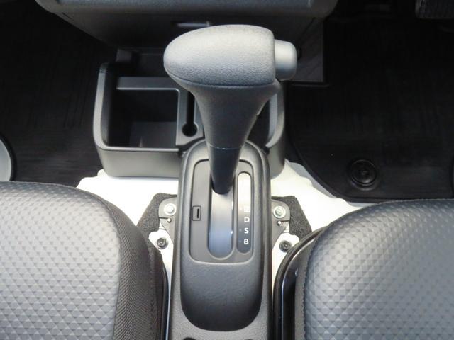 ハイゼットトラックスタンダード　２ＷＤ　ＣＶＴ　届出済未使用車　１年間無料保証荷台作業照明　ゲートチェーン　レベリング　ゲートプロテクター　あゆみ板掛け　コーナーセンサー　マニュアルエアコン　純正フロアマット　記録簿　パワステ　ワンオーナー　オートライト　ＡＭ／ＦＭラジオ（三重県）の中古車