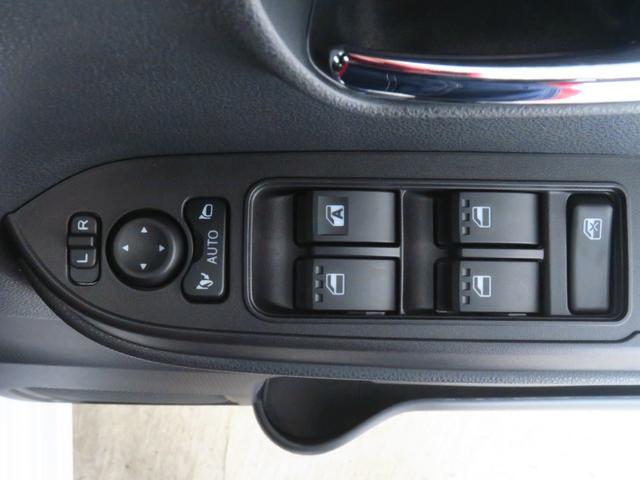 タントカスタムX 届出済未使用車 オートエアコン 1年間無料保証電動パーキングブレーキ コーナーセンサー 両側パワースライドドア 衝突回避支援ブレーキ 展示車 1オーナー 電動格納式ミラー シートヒーター LEDヘッドライト バックカメラ Aストップ キーフリー(三重県)の中古車