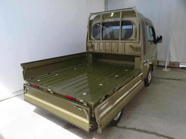 ハイゼットトラックジャンボスタンダード　　　　　４ＷＤ　５ＭＴ　１年間無料保証ゲートチェーン　あゆみ板掛け　レベリング　ゲートプロテクター　工具箱　コーナーセンサー　マニュアルエアコン　ＡＭ／ＦＭラジオ　パワステ　アイドリングストップ　記録簿　ワンオーナー　純正フロアマット（三重県）の中古車