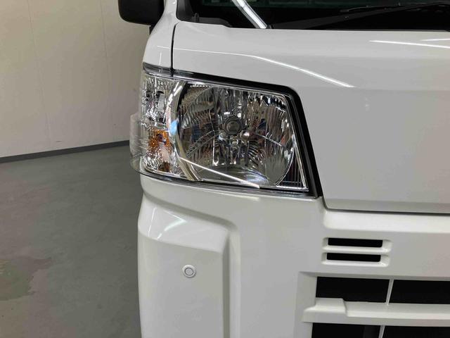 ハイゼットカーゴデラックスＡＭ／ＦＭラジオ　マニュアルエアコン　キーレスエントリー　パワーウィンドウ　コーナーセンサー　オートライト　オートハイビーム　ハロゲンヘッドランプ　スマートアシスト　フロアマット　スクエアボディ（三重県）の中古車
