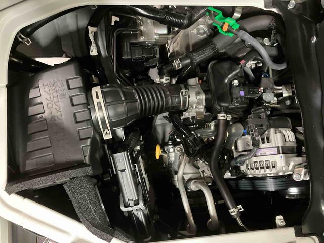ハイゼットカーゴデラックスＡＭ／ＦＭラジオ　マニュアルエアコン　キーレスエントリー　パワーウィンドウ　コーナーセンサー　オートライト　オートハイビーム　ハロゲンヘッドランプ　スマートアシスト　フロアマット　スクエアボディ（三重県）の中古車