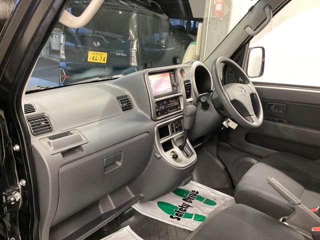 ハイゼットカーゴクルーズターボ５５ｔｈアニバサリゴールドエディション４ＷＤ　ＡＴ　エアコン　パワステ　キーレス　ナビ　マット　バイザー（岐阜県）の中古車