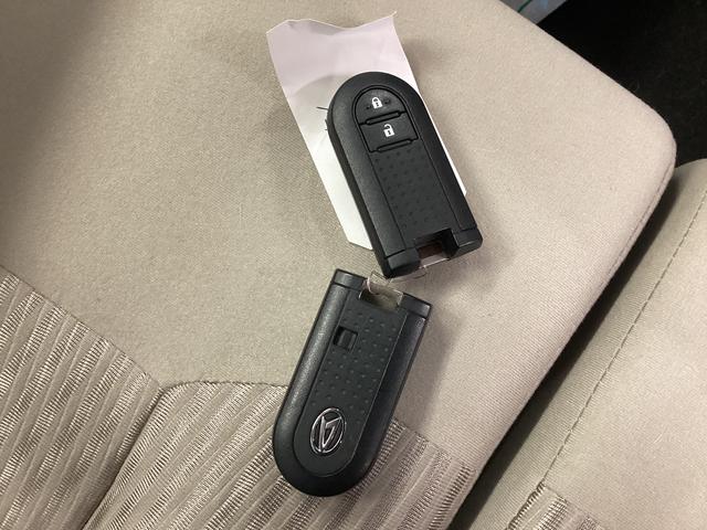 ムーヴＸ　ＳＡII衝突被害軽減ブレーキ　横滑り防止装置　アイドリングストップ　ステアリングスイッチ　オートライト　キーフリーシステム　オートエアコン　モニター付きオーディオ　マット　バイザー（岐阜県）の中古車