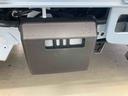 衝突被害軽減ブレーキ　横滑り防止装置　キーレス　エアコン　エアバッグ　パワーウィンドウ　バイザー　マット　ナビ　ドライブレコーダー　パートタイム４ＷＤ　ＡＴ　スペアタイヤ　ＬＥＤ　フロントメッキ（岐阜県）の中古車