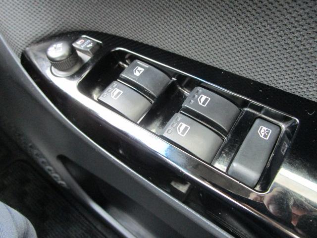ムーヴカスタム　ＲＳ　ハイパーリミテッドＳＡIII４ＷＤ　スマートアシスト　ＬＥＤヘッドライト　オートライト　オートエアコン　ＣＤチューナー　ＭＯＭＯステアリング　前後コーナーセンサー　運転席シートヒーター　キーフリーシステム　アイドリングストップ（北海道）の中古車