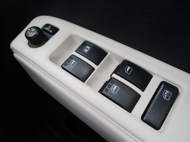 ミラココアココアＸスペシャルコーデ４ＷＤ　ＣＤチューナー　キーフリーシステム　ＣＤチューナー　リモコンエンジンスターター　オートエアコン　電動格納ドアミラー　アイドリングストップ（北海道）の中古車