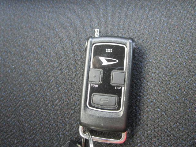 タントカスタムＸ　ＳＡII４ＷＤ　両側パワースライドドア　ダイハツ純正ナビ　バックモニター　リモコンエンジンスターター　ＬＥＤヘッドライト　オートライト　オートエアコン　キーフリーシステム　スマートアシスト　アルミホイール（北海道）の中古車