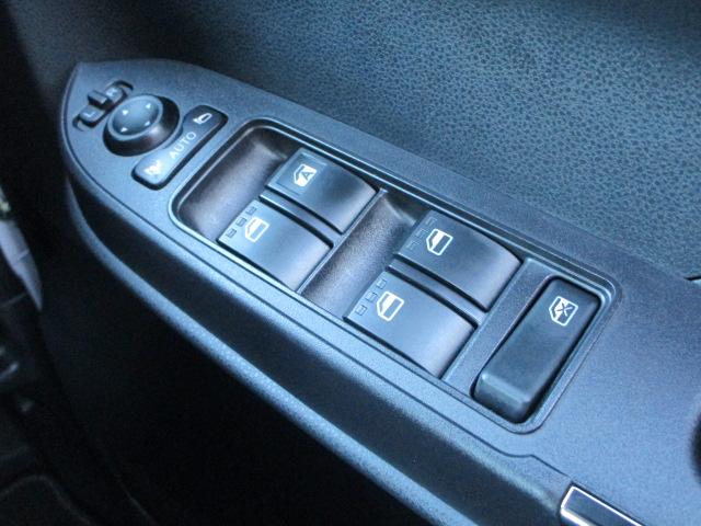 タントカスタムX4WD 両側パワースライドドア オーディオレス LEDヘッドライト オートライト オートエアコン 運転席助手席シートヒーター 前後コーナーセンサー アイドリングストップ VSC(横滑り抑制機能)(北海道)の中古車