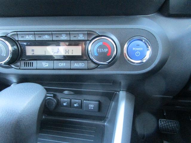 ロッキーX HEV2WD ハイブリッド LEDヘッドライト オートライト 夏冬タイヤ オートエアコン オーディオレス シートヒーター 前後コーナーセンサー(北海道)の中古車