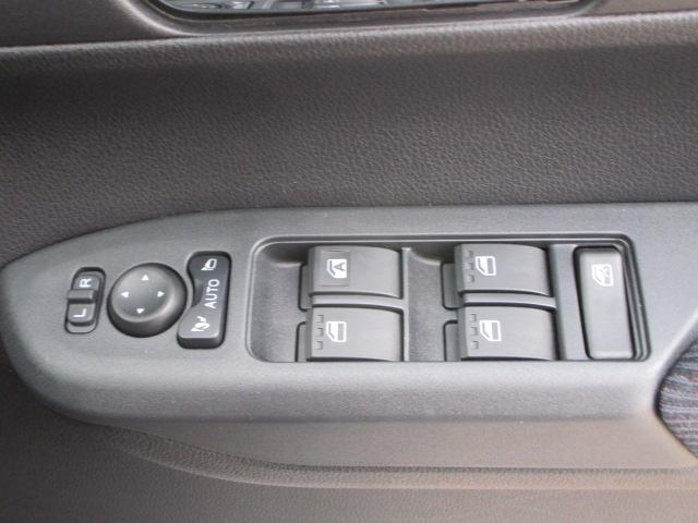 ムーヴＧ４ＷＤ　夏冬タイヤ　両側スライドドア左電動　スマホ連携ディスプレイオーディオ　バックモニター　ワイヤレス充電器　ＬＥＤヘッドライト　オートライト　オートエアコン　電動パーキングブレーキ（北海道）の中古車