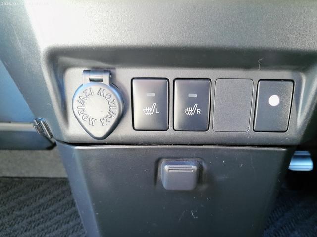 トールＧ４ＷＤ　両側パワースライドドア　夏冬タイヤ　ダイハツ純正ナビ　パノラマモニター　リモコンエンジンスターター　ＬＥＤヘッドライト　オートライト　後席テーブル　シートヒーター　前後コーナーセンサー（北海道）の中古車