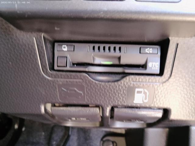 トールＧ４ＷＤ　両側パワースライドドア　夏冬タイヤ　ダイハツ純正ナビ　パノラマモニター　リモコンエンジンスターター　ＬＥＤヘッドライト　オートライト　後席テーブル　シートヒーター　前後コーナーセンサー（北海道）の中古車