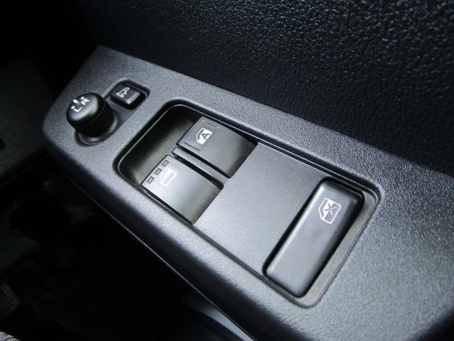 ハイゼットトラックジャンボエクストラパートタイム４ＷＤ　５速マニュアルシフト　キーフリーシステム　ＣＤチューナー　前後コーナーセンサー　メッキフロントガーニッシュ　ＬＥＤヘッドライト　オートライト　アイドリングストップ（北海道）の中古車