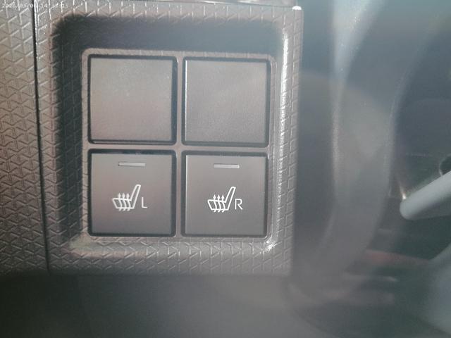 タントカスタムRS4WD 両側パワースライドドア LEDヘッドライト オートライト 運転席助手席シートヒーター オートエアコン 後席テーブル 前後コーナーセンサー アイドリングストップ アルミホイール オーディオレス(北海道)の中古車