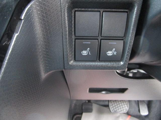 タントカスタムＲＳ４ＷＤ　両側パワースライドドア　ダイハツ純正ナビ　バックモニター　リモコンエンジンスターター　ＬＥＤヘッドライト　オートライト　オートエアコン　前後コーナーセンサー　アイドリングストップ（北海道）の中古車