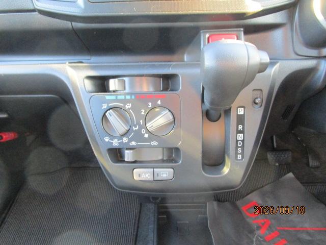 ミライースＬ　ＳＡIII４ＷＤ　夏冬タイヤ　ＣＤチューナー　リモコンエンジンスターター　デジタルメーター　アイドリングストップ　ＶＳＣ（横滑り抑制機能）（北海道）の中古車