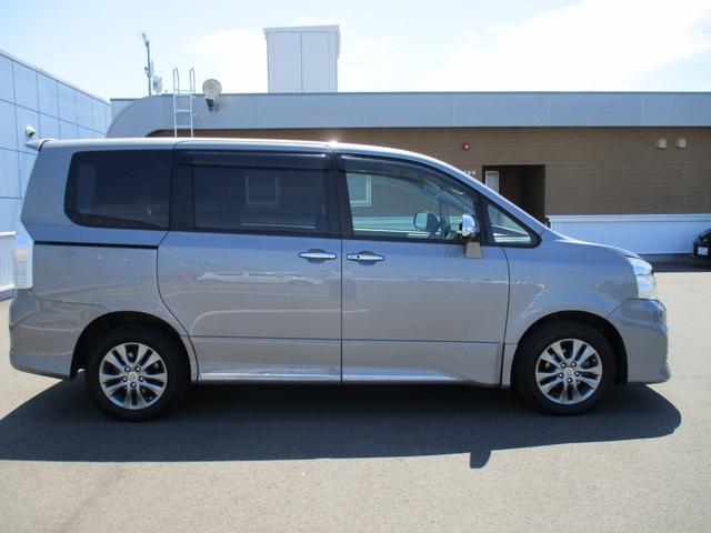 ヴォクシーZS 4WD両側パワースライドドア HIDヘッドライト