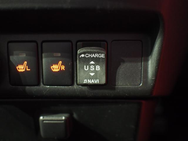 トールカスタムＧ　ＳＡIII４ＷＤ　スマートアシスト　両側電動スライドドア　ＬＥＤヘッドライト　オートライト　オートエアコン　ダイハツ純正ナビ　バックモニター　運転席助手席シートヒーター　アイドリングストップ（北海道）の中古車