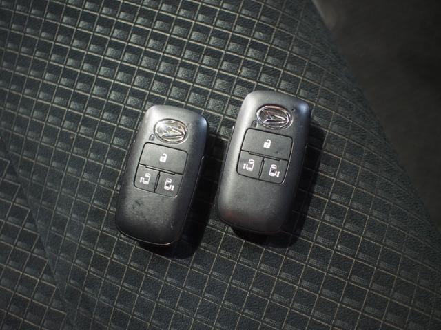 タントカスタムＲＳセレクション４ＷＤ　スマートアシスト　両側パワースライドドア　夏冬タイヤ　ＬＥＤヘッドライト　ダイハツ純正カーナビ　パノラマモニター　ナビ連動ドライブレコーダー　ＥＴＣ車載器　後席テーブル　アイドリングストップ（北海道）の中古車