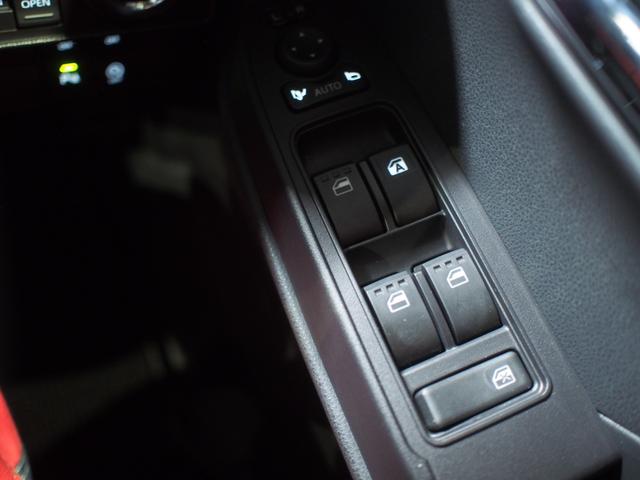 タントカスタムＸ４ＷＤ　スマートアシスト　ＬＥＤヘッドライト　オートライト　オートエアコン　オーディオレス　運転席助手席シートヒーター　電動パーキングブレーキ　アイドリングストップ　ＶＳＣ（横滑り抑制機能）（北海道）の中古車