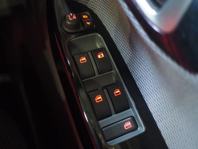 ムーヴカスタム　ＲＳ　ハイパーＳＡII４ＷＤ　スマートアシスト　ＬＥＤヘッドライト　オートライト　オートエアコン　ダイハツ純正ナビ　バックモニター　キーフリーシステム　アイドリングストップ　ＶＳＣ（横滑り抑制機能）（北海道）の中古車