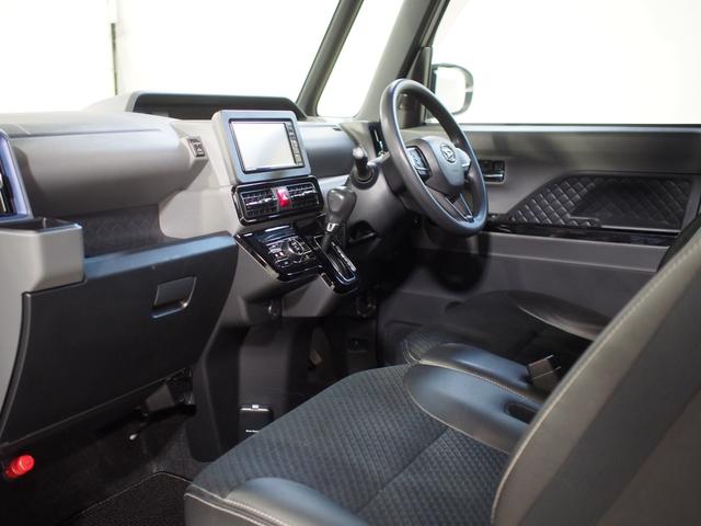 タントカスタムＸ４ＷＤ　スマートアシスト　両側パワースライドドア　ＬＥＤヘッドライト　オートライト　ダイハツ純正ナビ　バックモニター　ナビ連動ドライブレコーダー　運転席助手席シートヒーター　後席テーブル（北海道）の中古車