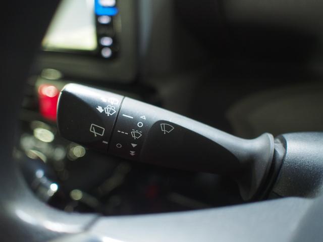 タントカスタムＸ４ＷＤ　スマートアシスト　両側パワースライドドア　ＬＥＤヘッドライト　オートライト　ダイハツ純正ナビ　バックモニター　ナビ連動ドライブレコーダー　運転席助手席シートヒーター　後席テーブル（北海道）の中古車