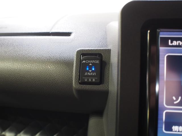 タントカスタムＸ４ＷＤ　スマートアシスト　両側パワースライドドア　ＬＥＤヘッドライト　オートライト　ダイハツ純正ナビ　バックモニター　ナビ連動ドライブレコーダー　運転席助手席シートヒーター　後席テーブル（北海道）の中古車