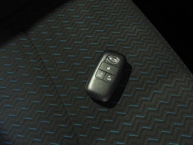 トールカスタムＧ４ＷＤ　スマートアシスト　両側パワースライドドア　ＬＥＤヘッドライト　オートライト　純正ナビ　ナビ連動ドライブレコーダー　リモコンエンジンスターター　クルーズコントロール　オートエアコン　ＥＴＣ車載器（北海道）の中古車