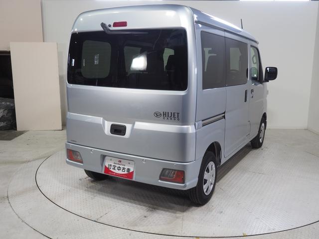 ハイゼットカーゴクルーズパートタイム４ＷＤ　スマートアシスト　夏冬タイヤ　ＬＥＤヘッドライト　オートライト　ＡＭ／ＦＭラジオ　キーフリーシステム　電動格納ドアミラー　アイドリングストップ　ＶＳＣ（横滑り抑制機能）（北海道）の中古車