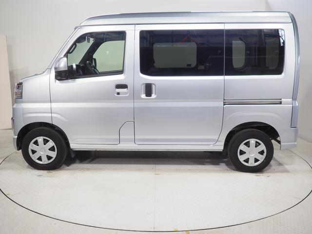 ハイゼットカーゴクルーズパートタイム４ＷＤ　スマートアシスト　夏冬タイヤ　ＬＥＤヘッドライト　オートライト　ＡＭ／ＦＭラジオ　キーフリーシステム　電動格納ドアミラー　アイドリングストップ　ＶＳＣ（横滑り抑制機能）（北海道）の中古車