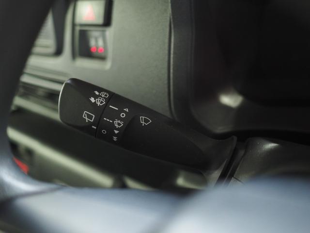 ハイゼットカーゴクルーズパートタイム４ＷＤ　スマートアシスト　夏冬タイヤ　ＬＥＤヘッドライト　オートライト　ＡＭ／ＦＭラジオ　キーフリーシステム　電動格納ドアミラー　アイドリングストップ　ＶＳＣ（横滑り抑制機能）（北海道）の中古車