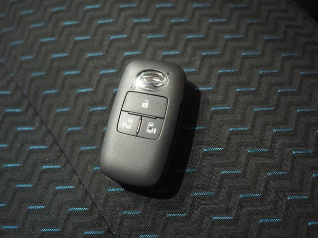 トールカスタムＧ４ＷＤ　スマートアシスト　両側パワースライドドア　ＬＥＤヘッドライト　オートライト　ダイハツ純正ナビ　ナビ連動ドライブレコーダー　リモコンエンジンスターター　クルーズコントロール　アイドリングストップ（北海道）の中古車