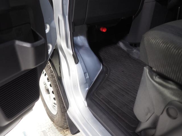 ハイゼットカーゴＤＸパートタイム４ＷＤ　ＣＶＴ　スマートアシスト　両側スライドドア　キーレスエントリー　ＡＭ／ＦＭラジオ　オートライト　エアコン　アイドリングストップ　ＶＳＣ（横滑り抑制機能）（北海道）の中古車